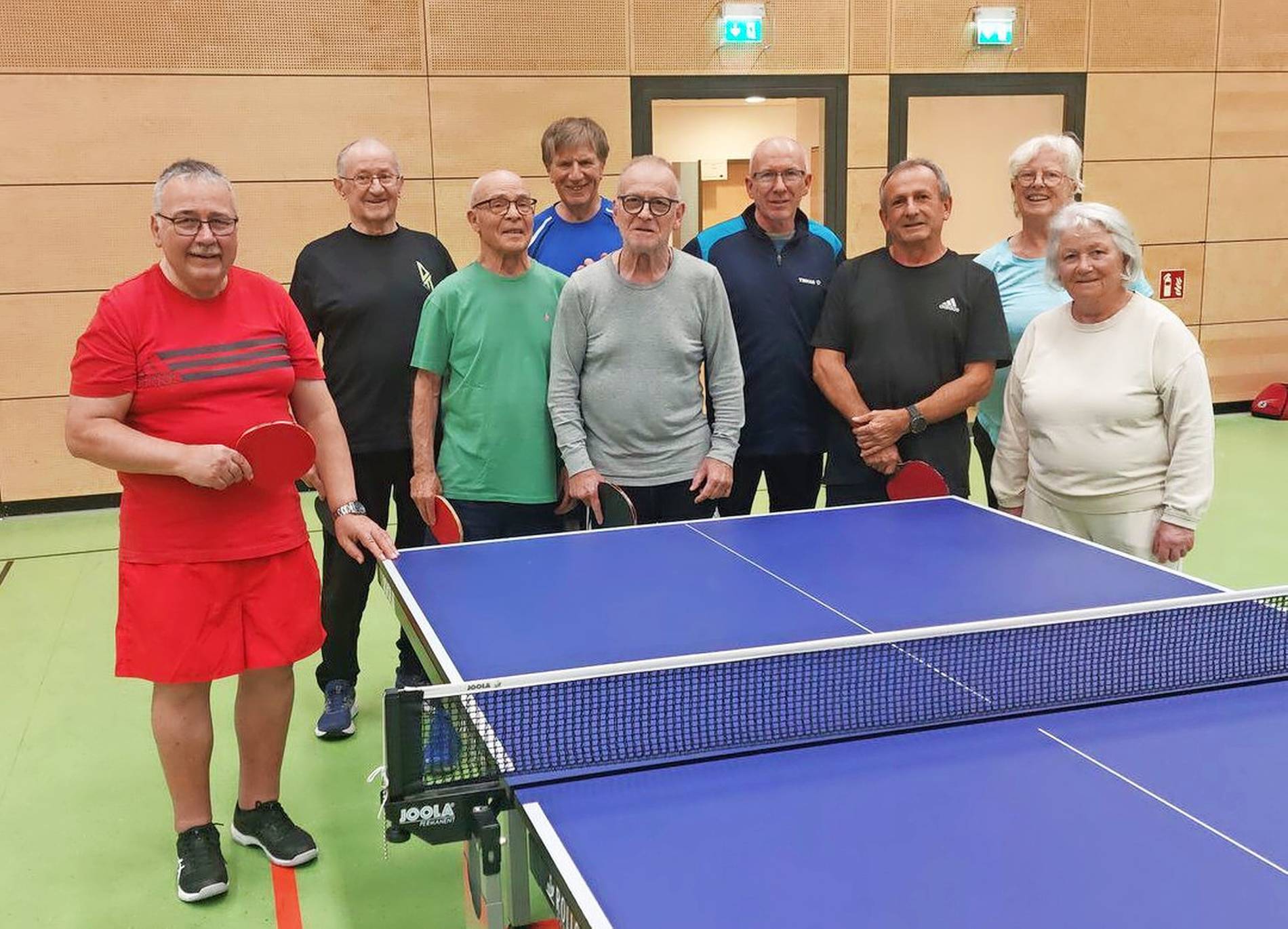 Ein Teil der Parkinson-Tischtennisspieler bei den TTF Homburg-Erbach